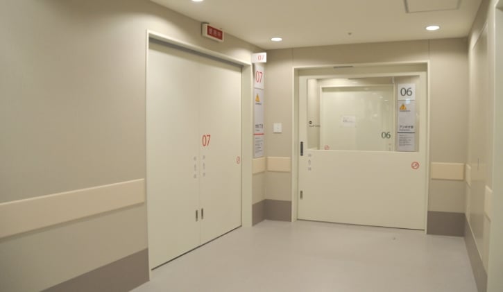 Entrance of CT room (left) & AG room (right)
